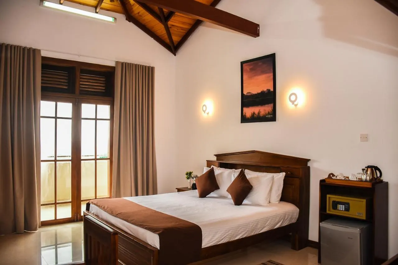 Kandyan Hills By Unique Hotels 3*, קנדי סרי לנקה
