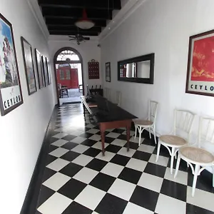 Royal Bar & *** Kandy